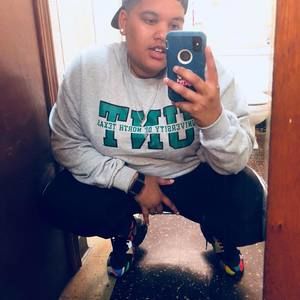 Meet your Posher, Bee